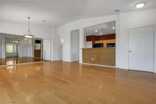 Photo #2: 2400004 Listing 