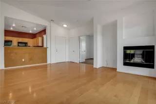 Photo #3: 2400004 Listing 