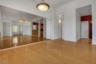 Photo #5: 2400004 Listing 