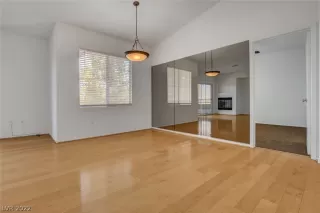 Photo #6: 2400004 Listing 