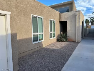 Photo #1: 2400013 Listing