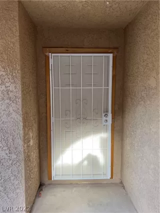 Photo #2: 2400013 Listing