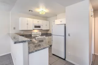 Photo #4: 2400014 Listing 