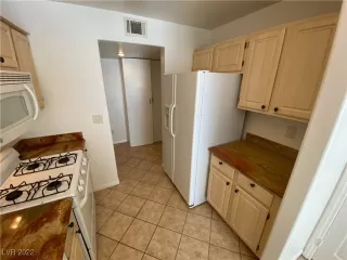 Photo #6: 2400018 Listing 