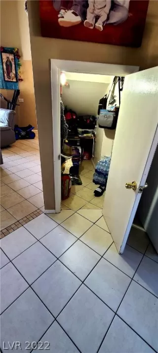 Photo #5: 2400044 Listing 