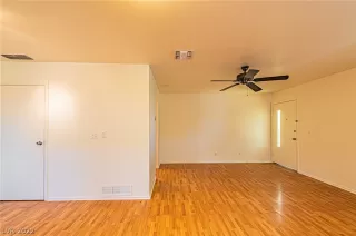 Photo #6: 2400048 Listing 