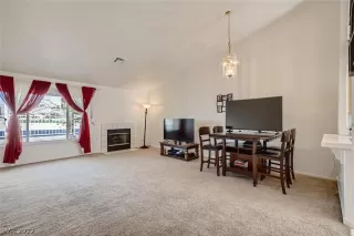 Photo #5: 2400068 Listing