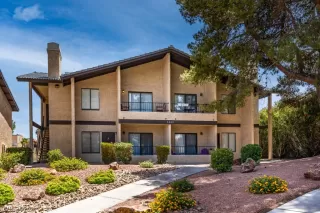 Photo #1: 2400135 Listing 