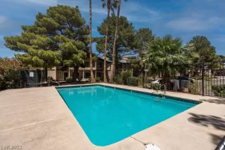 Photo #2: 2400135 Listing 