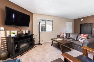 Photo #5: 2400135 Listing 