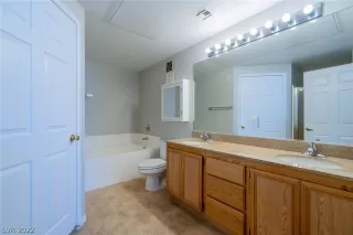 Photo #3: 2400139 Listing 