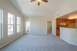 Photo #5: 2400139 Listing 