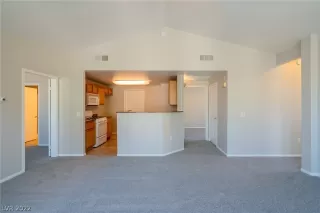 Photo #6: 2400139 Listing 