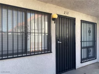 Photo #1: 2400178 Listing 