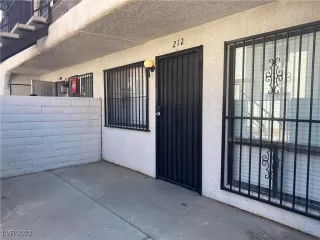 Photo #2: 2400178 Listing 