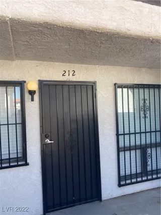 Photo #3: 2400178 Listing 