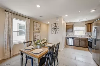 Photo #6: 2400194 Listing 