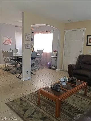 Photo #4: 2400202 Listing 