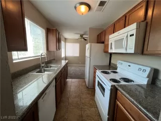 Photo #1: 2400212 Listing 