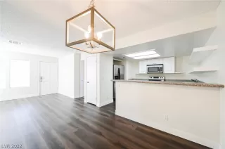 Photo #6: 2400221 Listing 