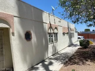 Photo #2: 2400226 Listing