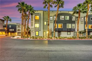 Photo #1: 2400244 Listing