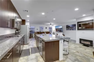 Photo #3: 2400244 Listing