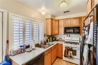 Photo #3: 2400254 Listing