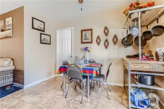 Photo #4: 2400254 Listing