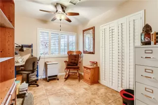 Photo #5: 2400254 Listing