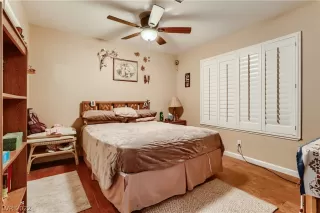 Photo #6: 2400254 Listing