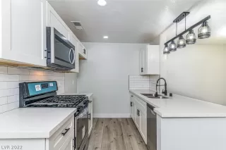 Photo #2: 2400265 Listing 