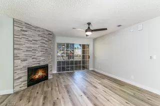 Photo #3: 2400265 Listing 