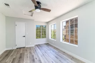 Photo #4: 2400265 Listing 