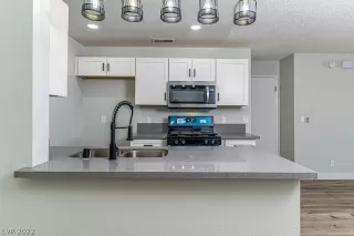 Photo #2: 2400266 Listing 