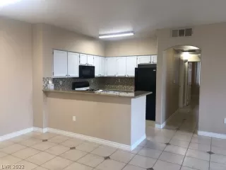 Photo #2: 2400274 Listing 