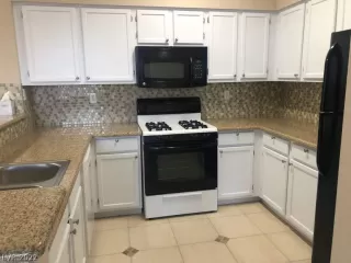 Photo #3: 2400274 Listing 