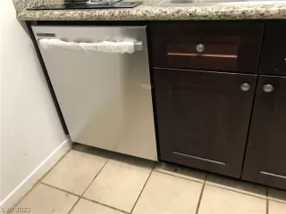 Photo #2: 2400278 Listing 