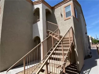 Photo #3: 2400312 Listing