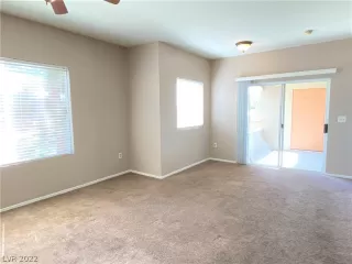 Photo #6: 2400312 Listing