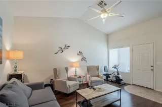 Photo #1: 2400369 Listing