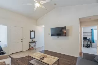 Photo #2: 2400369 Listing