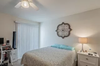 Photo #4: 2400369 Listing