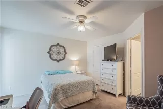 Photo #5: 2400369 Listing