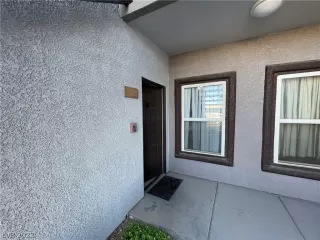 Photo #1: 2400371 Listing