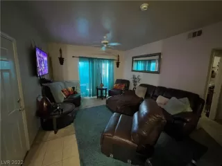 Photo #2: 2400371 Listing