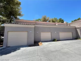 Photo #4: 2400374 Listing