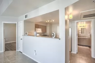 Photo #2: 2400416 Listing 