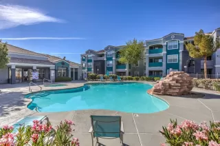 Photo #5: 2400416 Listing 