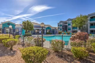 Photo #6: 2400416 Listing 